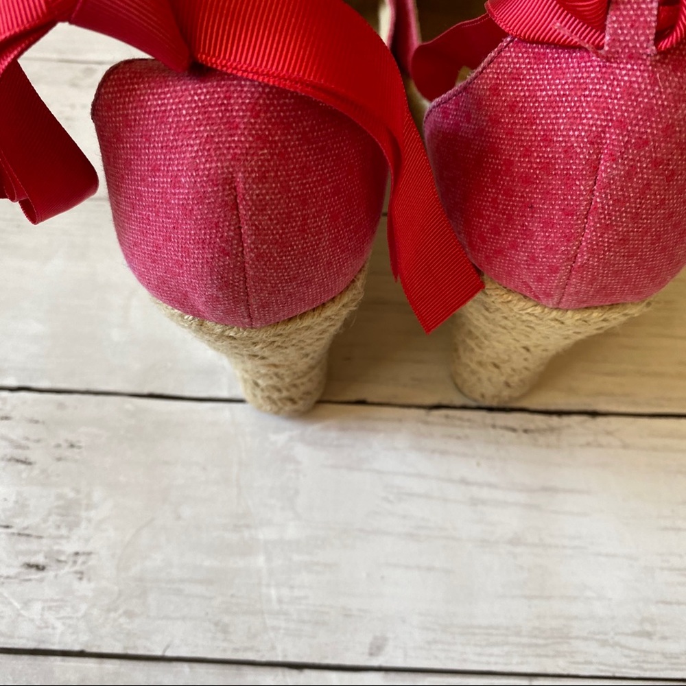 BEARPAW Red Wedge Sandals Size 11 - Picture 3 of 11